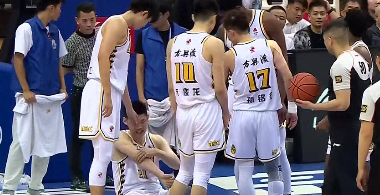 比赛场面壮观激烈，胜负令人期待